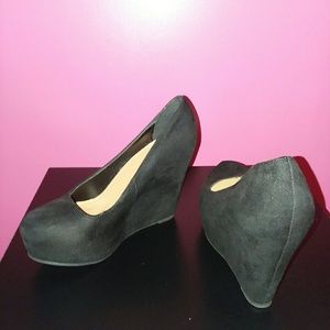 Shi, by JOURNEYS Close Toe Wedge